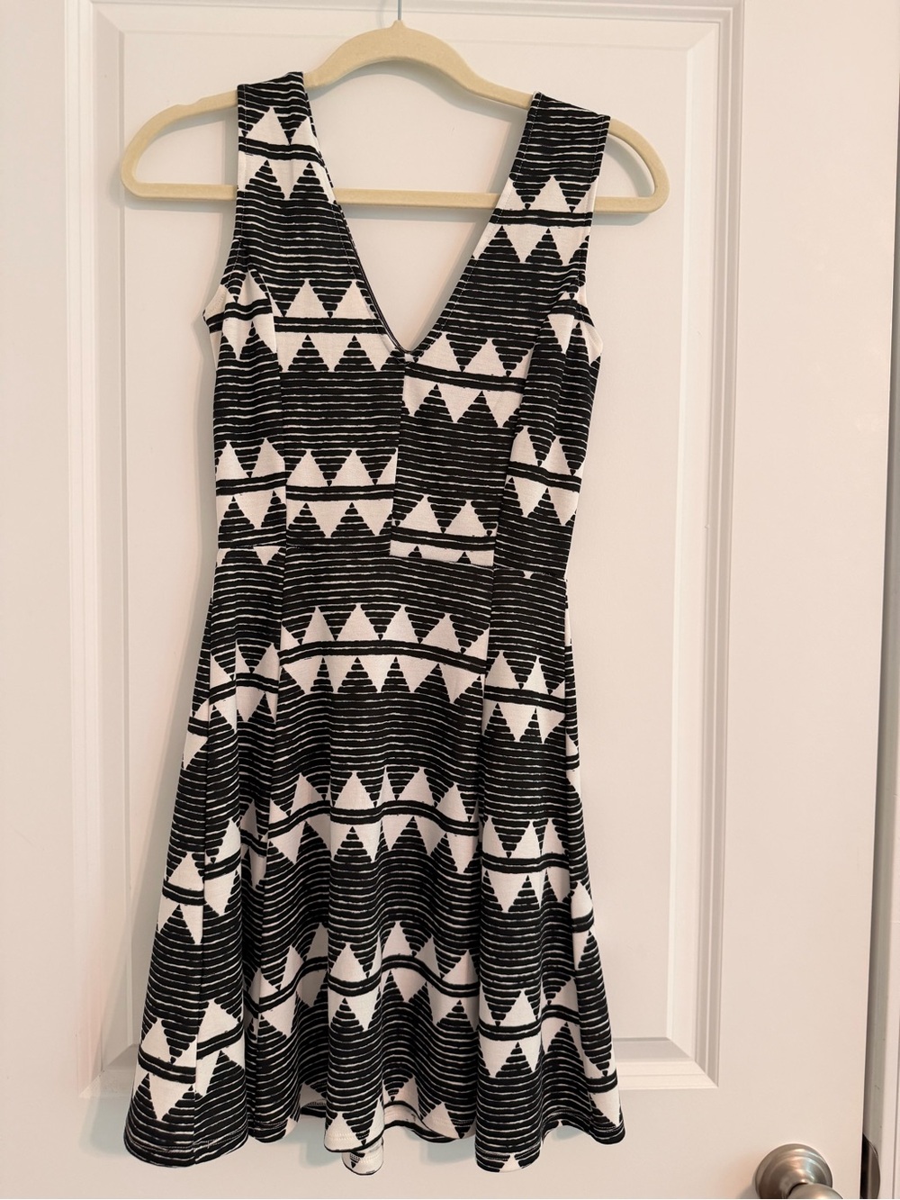 H&M Black & White Geometric V-Neck Fit-and-Flare Dress